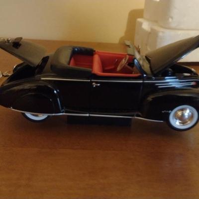 1939 Lincoln Zephyr Convertible Model (K)