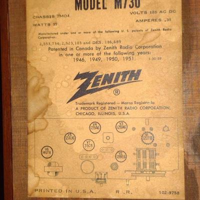 Vintage Zenith Wood Cased AM/FM Radio- Model M730 (K)