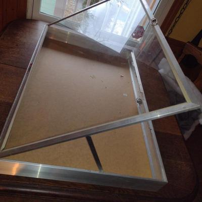 Allstate Mfg Co. Aluminum and Glass Table Top Display Case with Key- Approx 22" x 34" x 3 1/2" Deep (K)