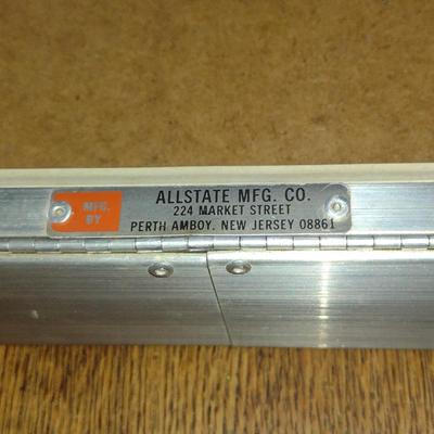 Allstate Mfg Co. Aluminum and Glass Table Top Display Case with Key- Approx 22" x 34" x 3 1/2" Deep (K)