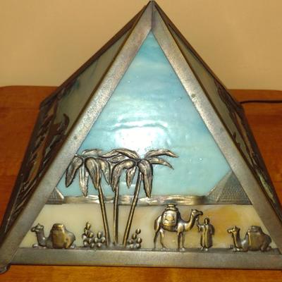 Meyda Tiffany Stained Glass Pyramid Shaped Table Top Lamp/Night Light with Camels and Desert Scene (K)