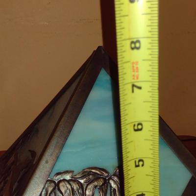 Meyda Tiffany Stained Glass Pyramid Shaped Table Top Lamp/Night Light with Camels and Desert Scene (K)