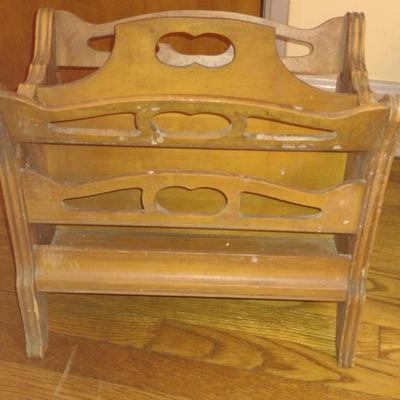 Wooden Magazine Rack (K)