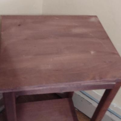 Wooden Accent/Side Table with Stretcher Shelf- Approx 16" X 14" X 29" Tall (K)