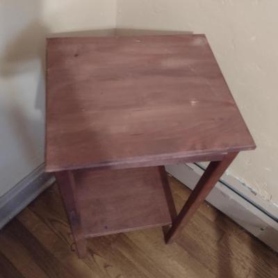 Wooden Accent/Side Table with Stretcher Shelf- Approx 16" X 14" X 29" Tall (K)
