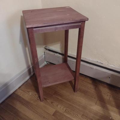 Wooden Accent/Side Table with Stretcher Shelf- Approx 16" X 14" X 29" Tall (K)