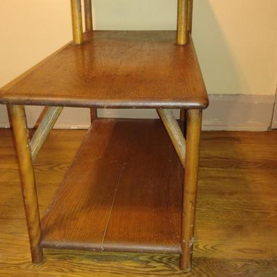 Vintage Wooden Two Tier Side/Accent Table with Stretcher Shelf (K)