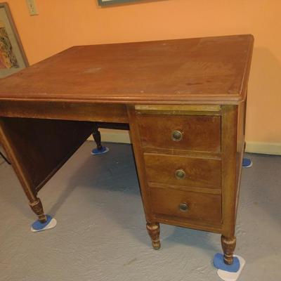 Vintage Wooden Knee Hole Desk- Approx 42 1/2" x 31 3/4" x 30 1/2" (K)
