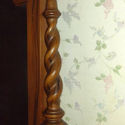 Vintage Wooden Two Over Two Drawer Dresser with Mirror and Barley Twist Accents- Approx 43" Wide (K)