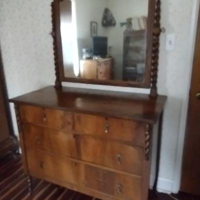 Vintage Wooden Two Over Two Drawer Dresser with Mirror and Barley Twist Accents- Approx 43" Wide (K)