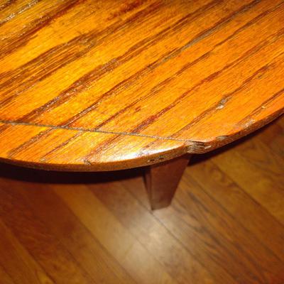 Tiger Oak Accent/Side Table- Approx 15 1/2" in Diameter, 19" Tall (K)