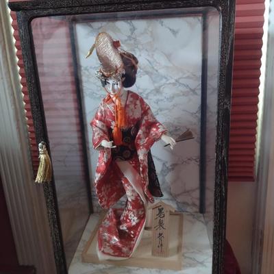Vintage Japanese Geisha Doll in Glass Display Case (K)