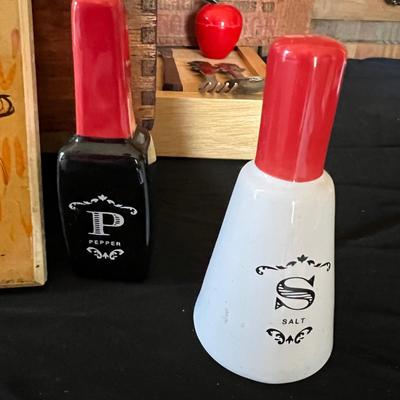 Vintage Decorative Collectibles Lot