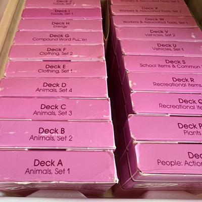 Montessori Educational Sets - Peabody Picture Collection, Wildlife Treasury