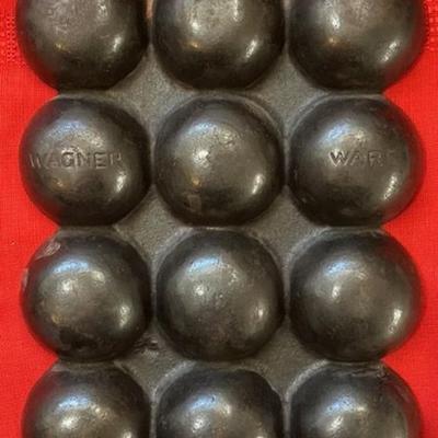 Wagner Ware Cast Iron Muffin Pan