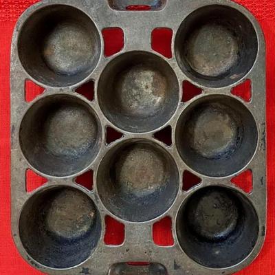 Wagner Ware Cast Iron Muffin Pan