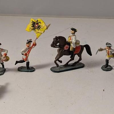 Vintage Tin/Pewter Soldiers