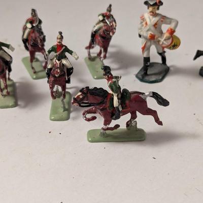 Vintage Tin/Pewter Soldiers