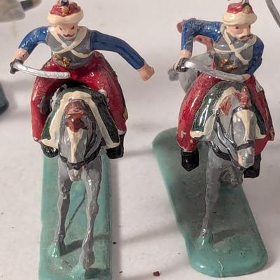 Vintage Tin/Pewter Soldiers