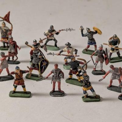 Vintage Tin/Pewter Soldiers Choice B