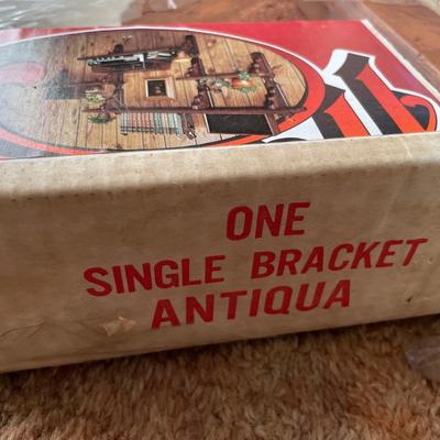 2 Single Bracket Antiqua