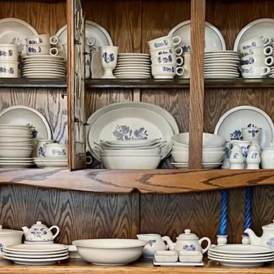 Pfaltzgraff Yorktowne Stoneware 128 Pieces