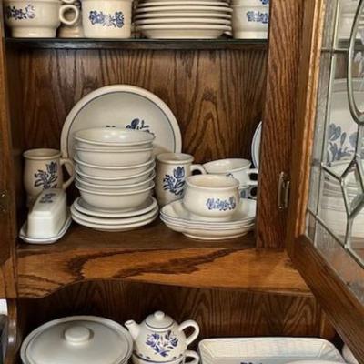 Pfaltzgraff Yorktowne Stoneware 128 Pieces