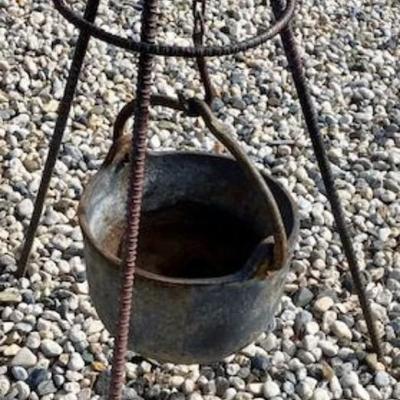 Vintage Cast Iron Caldron With Iron Stand