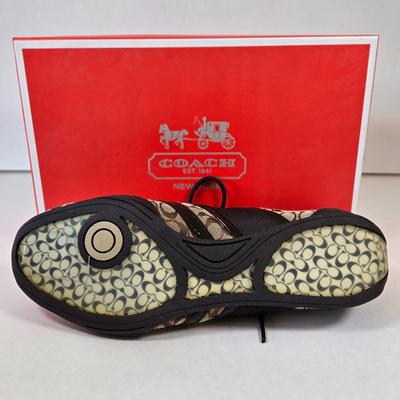 LOT 1A: Coach Casual Shoes Size 7, New in Box