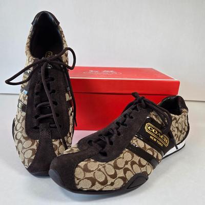 LOT 1A: Coach Casual Shoes Size 7, New in Box