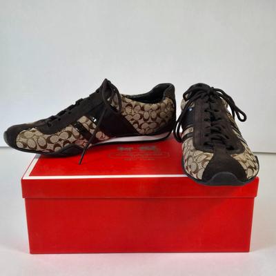 LOT 1A: Coach Casual Shoes Size 7, New in Box