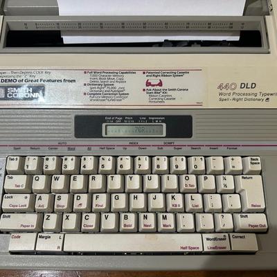 Smith Corona 440 DLD Word Processing Typewriter