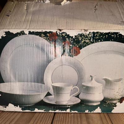 China Pearl Fine China, NEW in box