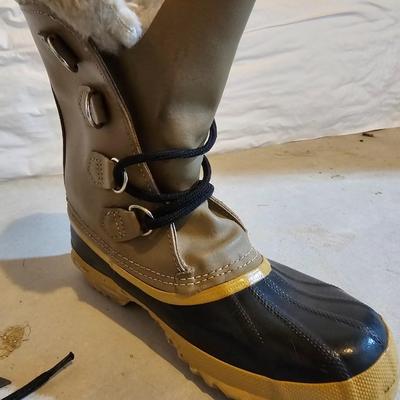 Nice Manitou Sorel winter boots with 2 pairs of wool socks