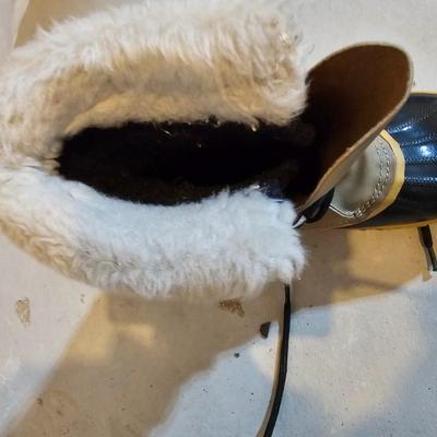 Nice Manitou Sorel winter boots with 2 pairs of wool socks