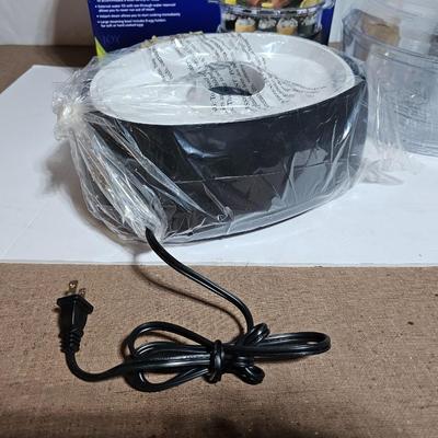 Oster Food steamer Appears new in opened box