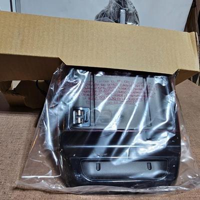 New in box Black and Decker Flex Vax BDH2020FL