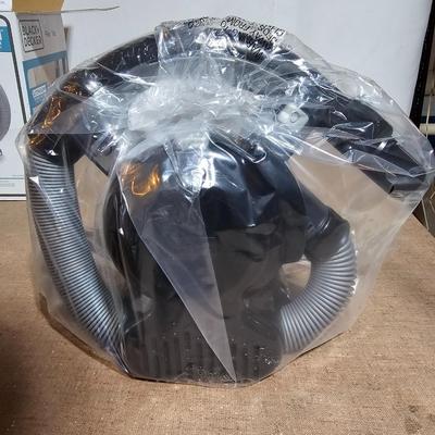 New in box Black and Decker Flex Vax BDH2020FL