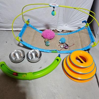 Cat toys - Pet parade rocking bed - Catcha ball traps - and stainless steel food & water bowls