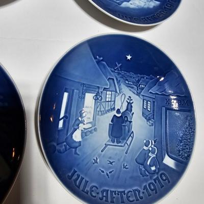 1977-1979 Bing & Grondahl Copenhagen Porcelain Christmas Plates