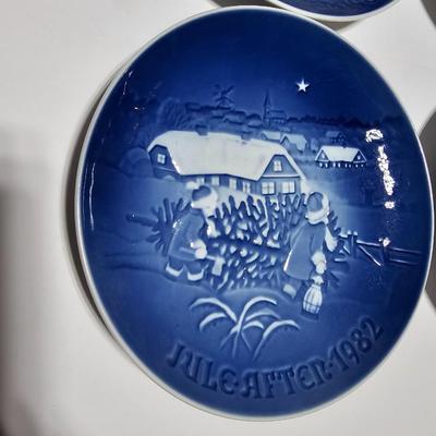 1980-1983 Bing & Grondahl Copenhagen Porcelain Christmas Plate