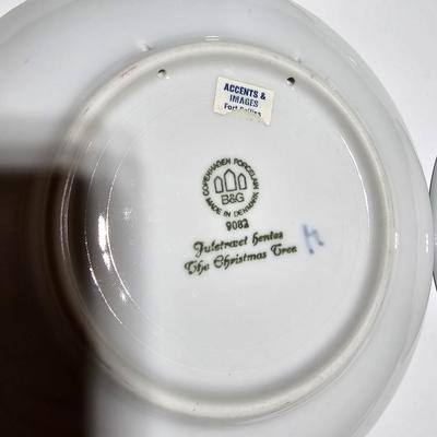 1980-1983 Bing & Grondahl Copenhagen Porcelain Christmas Plate