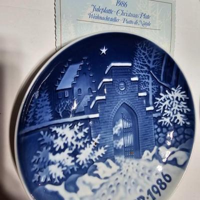 1984 -1987 Bing & Grondahl Copenhagen Porcelain Christmas Plate