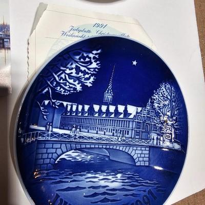 1988 -1991 Bing & Grondahl Copenhagen Porcelain Christmas Plate