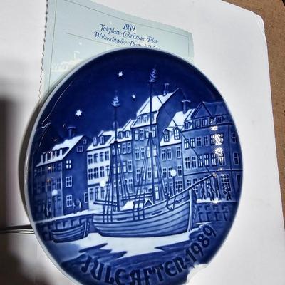 1988 -1991 Bing & Grondahl Copenhagen Porcelain Christmas Plate