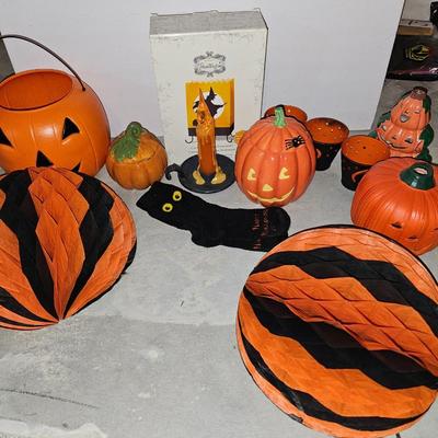 Halloween Decorations - Vintage paper balls - Ceramic pumpkins - Witch luminaries and more
