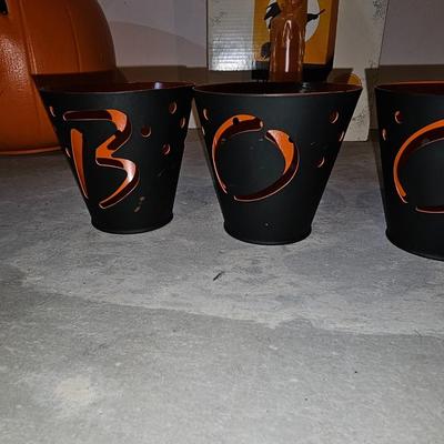 Halloween Decorations - Vintage paper balls - Ceramic pumpkins - Witch luminaries and more
