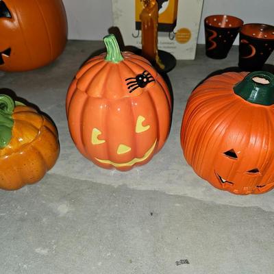 Halloween Decorations - Vintage paper balls - Ceramic pumpkins - Witch luminaries and more