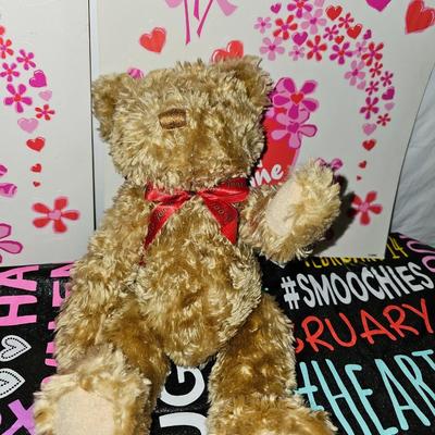 Happy Valentines Day Sweethearts! Wonderful home decor with plush gifts and vases for roses