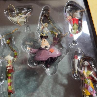 Story Book Ornament Set, Tim Burton Nightmare before Christmas
